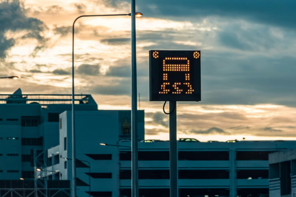 What are the benefits of Variable Message Signs?